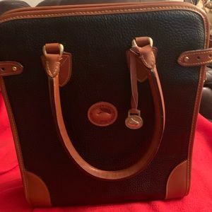 EUC Vintage Dooney and Bourke Black and Brown Bag